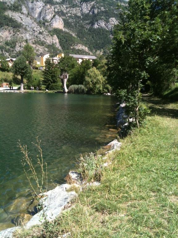 فندق Le Relais Du Lac Le Lauzet-Ubaye المظهر الخارجي الصورة